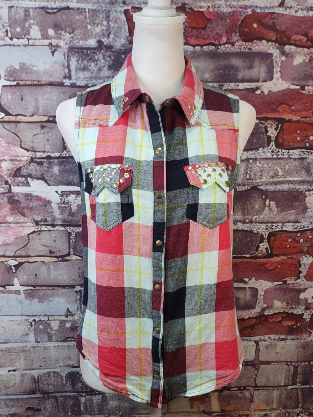 love fire Plaid Sleeveless Top in Red, Pink, Black